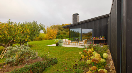 Contemporary Architecture One Off House Meadow House 04a jpa